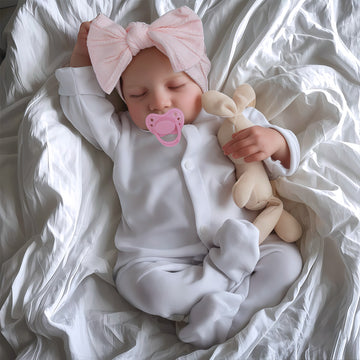 Lifelike Reborn Baby Dolls - 17 Inch Realistic Newborn Baby Doll - Soft Vinyl Real Life Baby Dolls Weighted Body for Children Age 3+